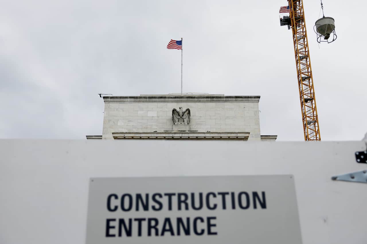 Fed defends costly renovation project amid...